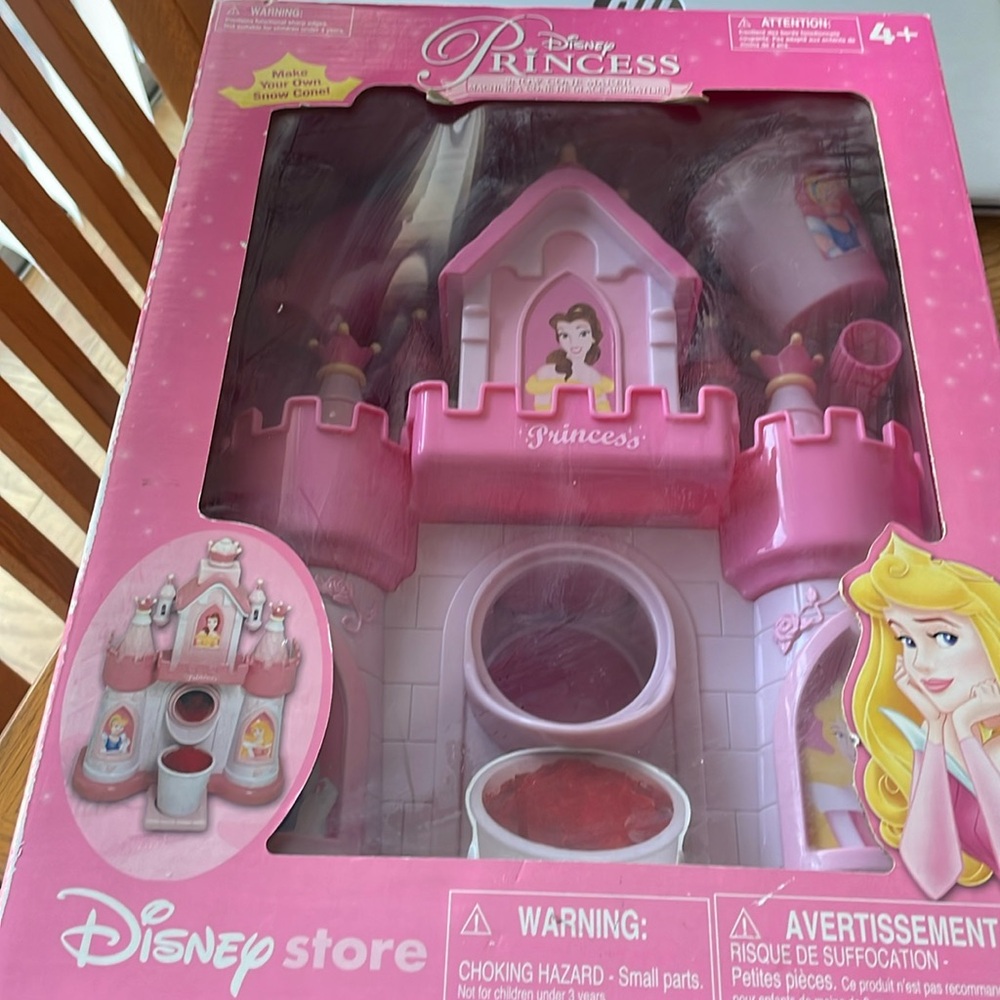 Disney Princess Snow Cone Maker Disney Store Belle Aurora Cinderella NEW